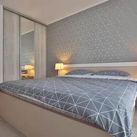 Lara Apartment E6 Апартаменти *