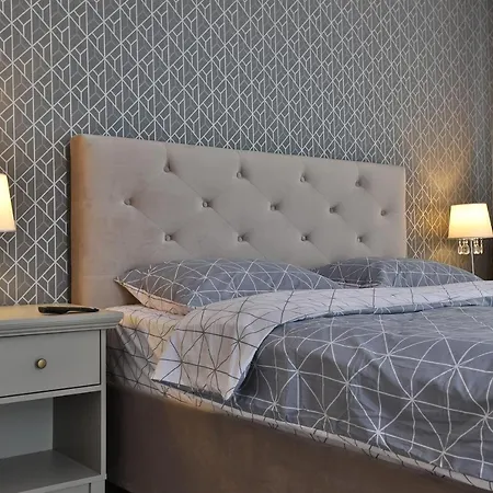 Lara Apartment E6 Апартаменти Брашов